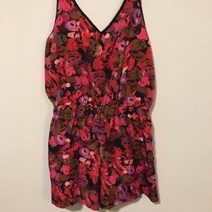 🌸Angie floral romper size L